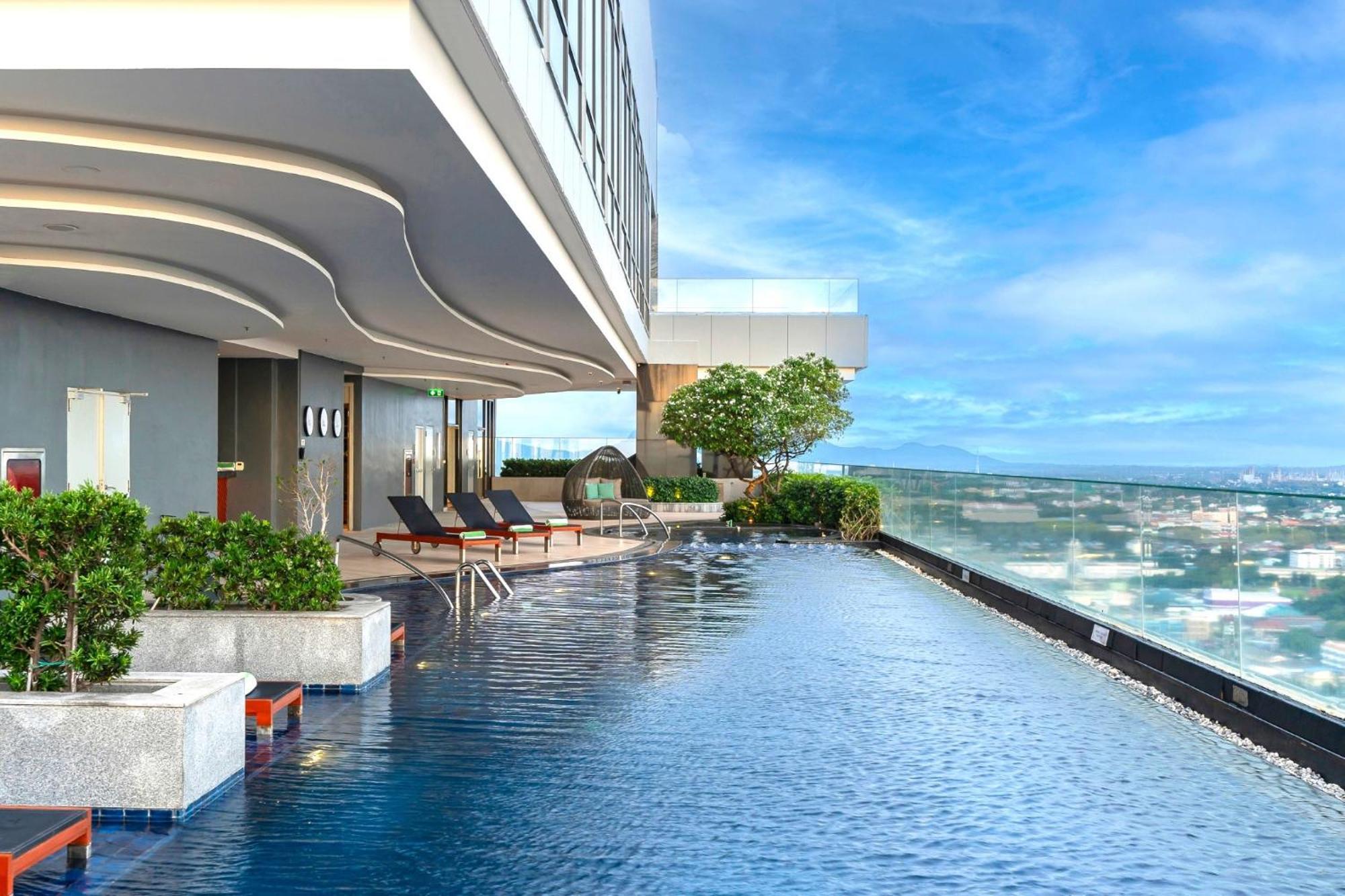 Holiday Inn & Suites Rayong City Centre By Ihg Exterior photo
